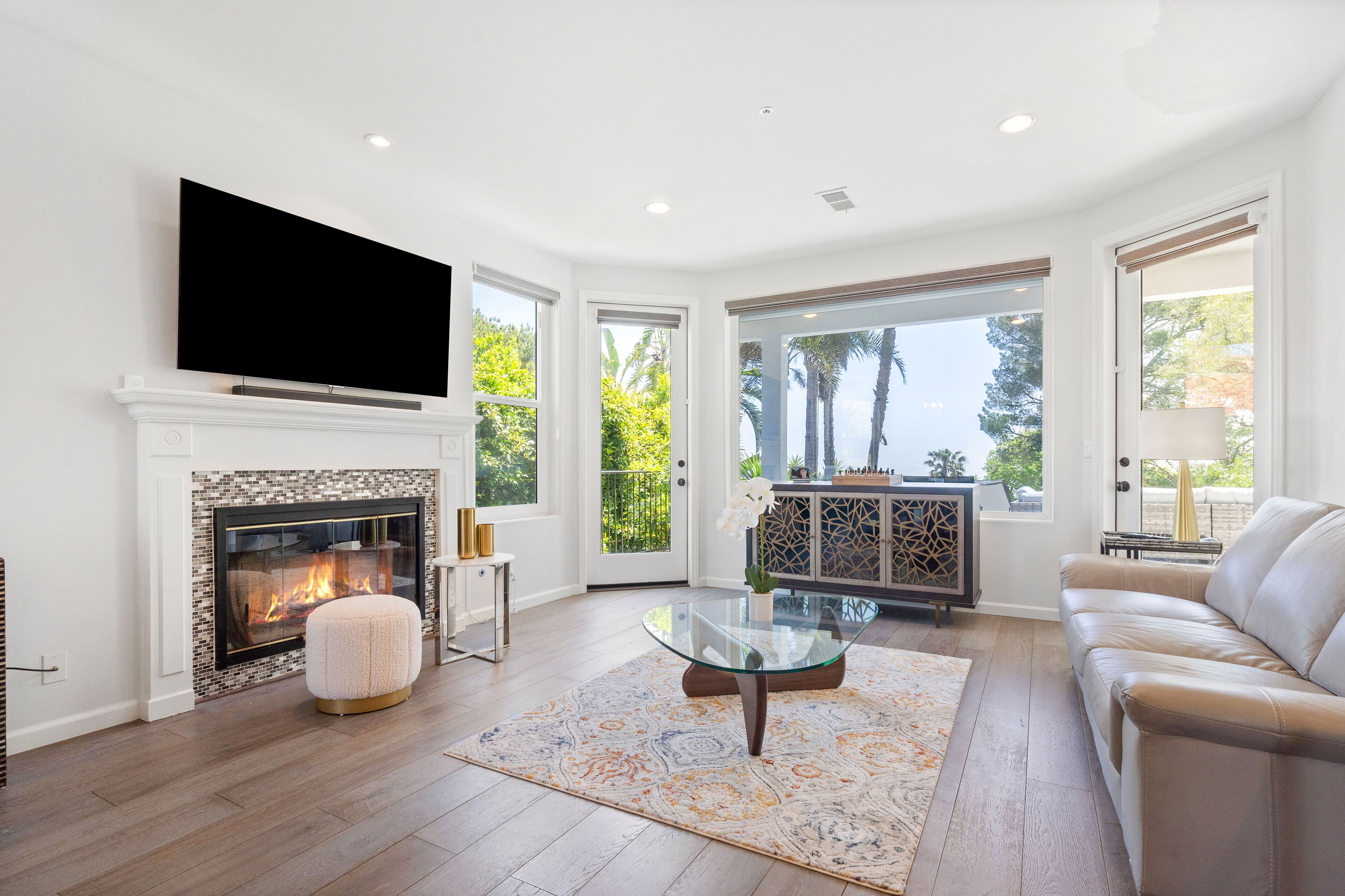 Luxe hillside home with rooftop terrace, gas fireplace, jetted tub, & mtn views