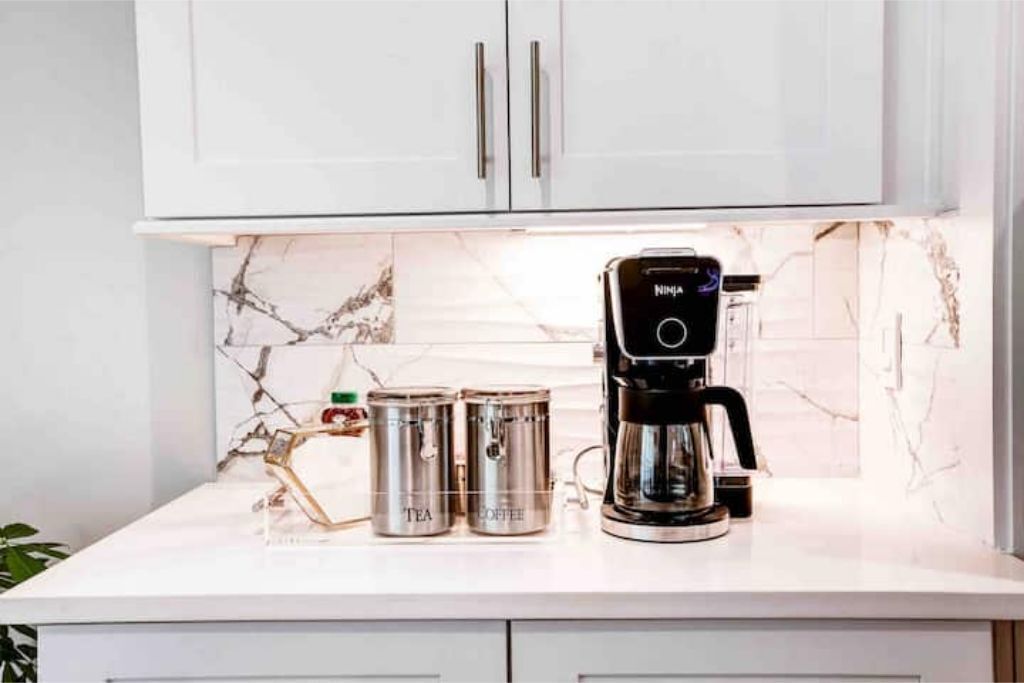 Modern luxurious 3 bedroom and 2 bathroom home.