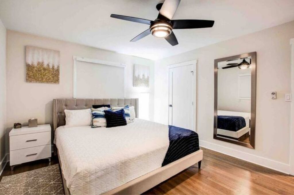 Modern luxurious 3 bedroom and 2 bathroom home.