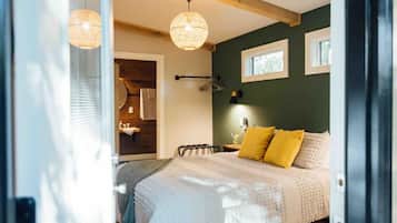 2 bedrooms, iron/ironing board, travel cot, free WiFi