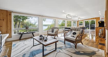 6500ft Lakefront Lodge 5Suite 10BR Private beach Pool 5Lv Outdoor Ground Retreat