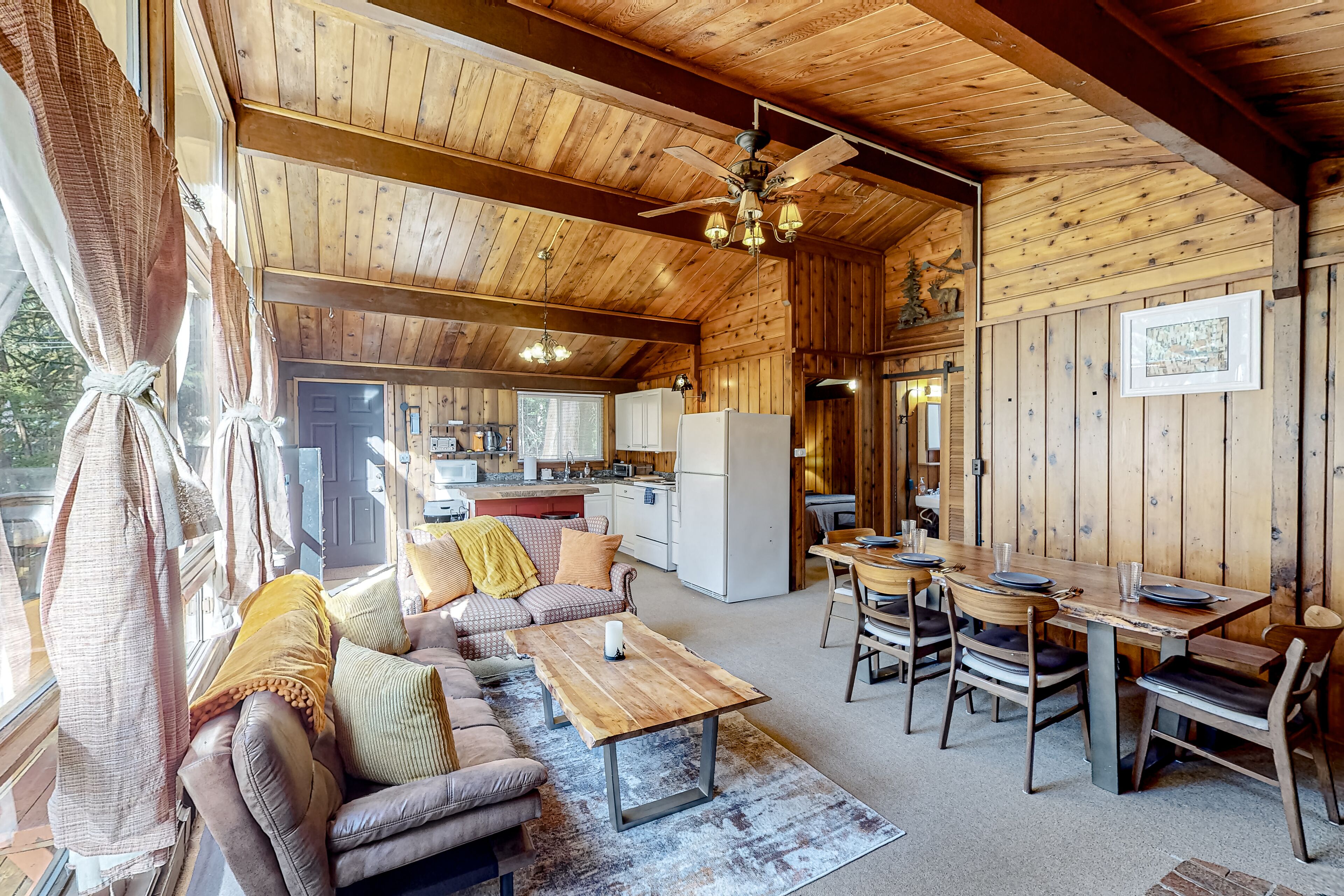 Cute rustic dog-friendly cabin with wood stove, deck, streaming, & forest views