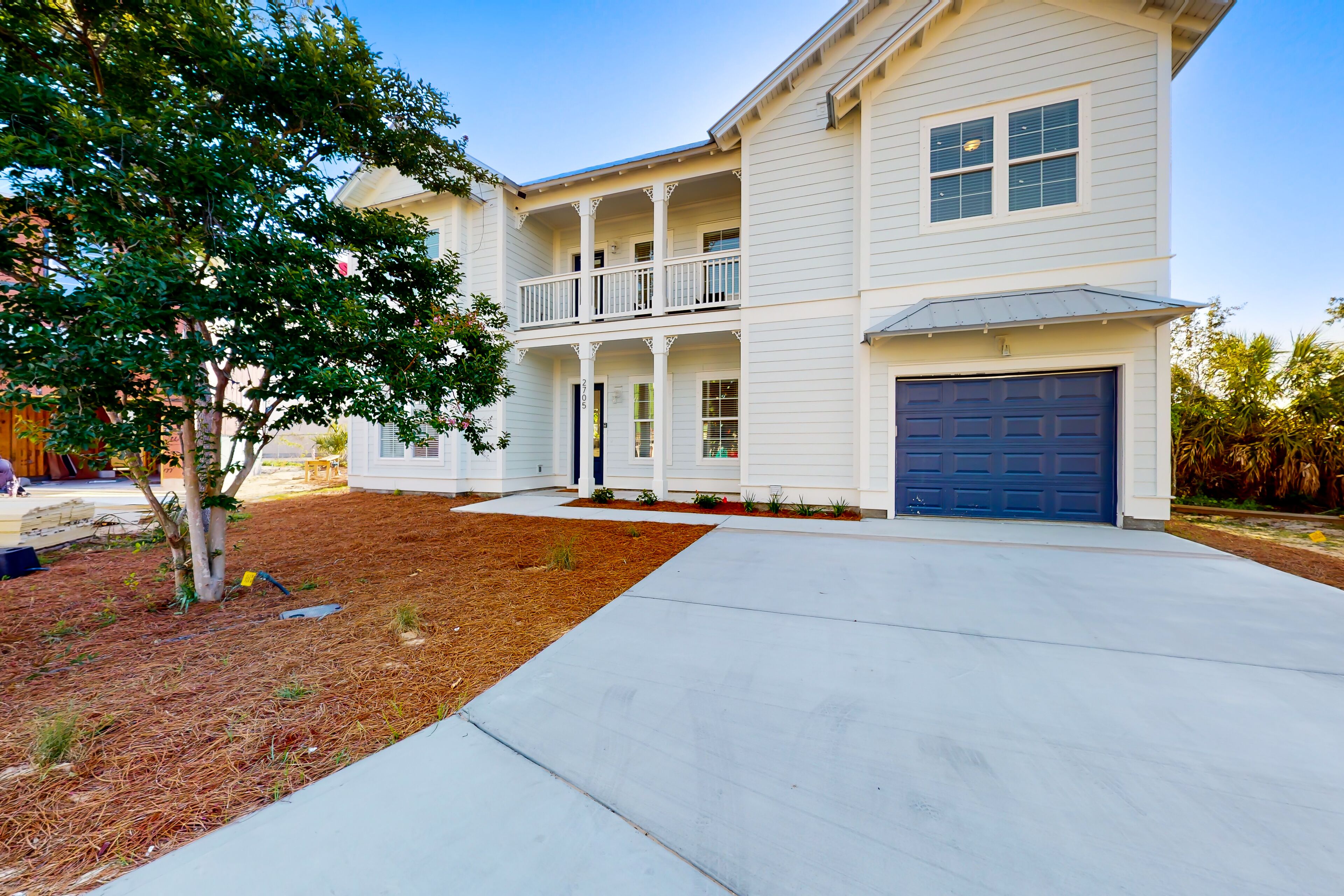 New home in great location near the beach with foosball, streaming, balcony, AC