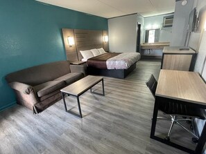 Comfort Single Room, 1 King Bed | Bed sheets - Jackson motel (Murfreesboro)