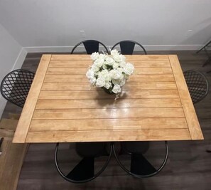 Dining - a•v•a•b•e•l•l•a (Lehi)