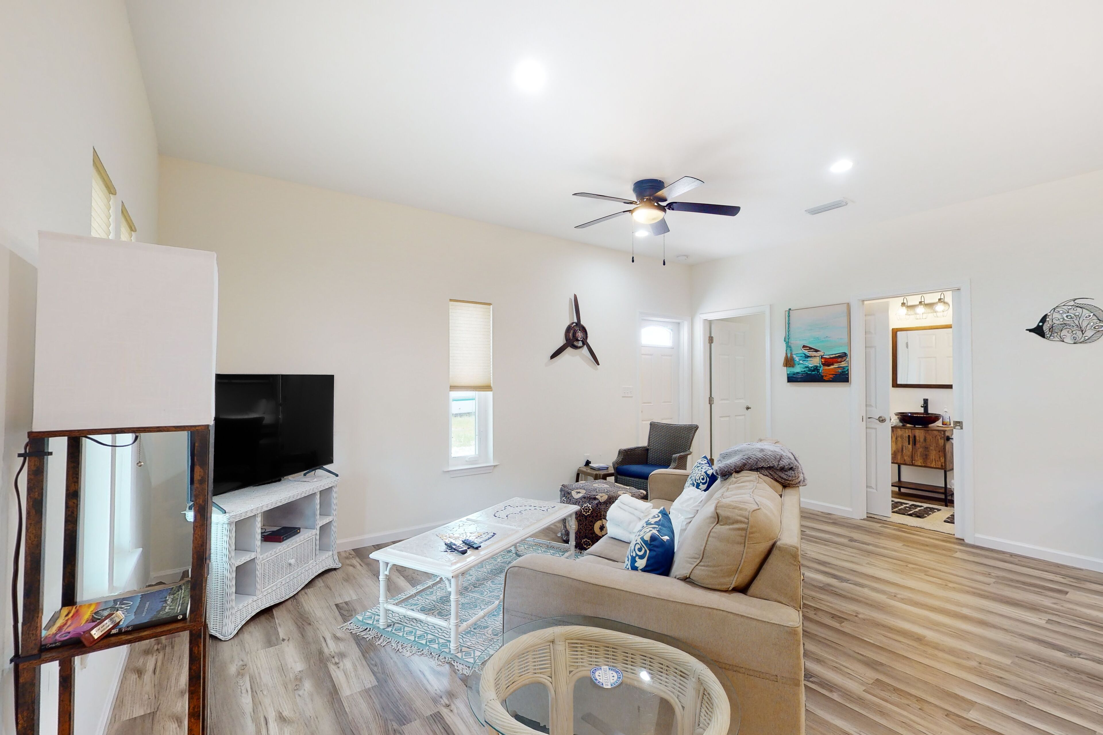 Brand-new home with hangar, central AC, & full kitchen - dog-friendly