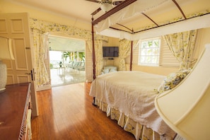 4 bedrooms, in-room safe, iron/ironing board, travel crib