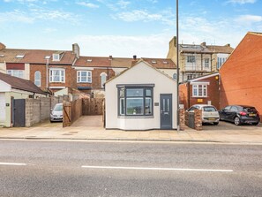 Exterior - 2 bedroom accommodation in Redcar (Redcar)