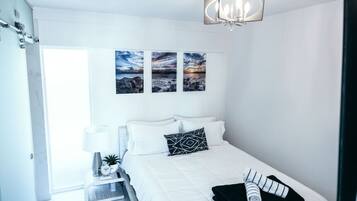 1 sovrum, skrivbord, wi-fi och sängkläder