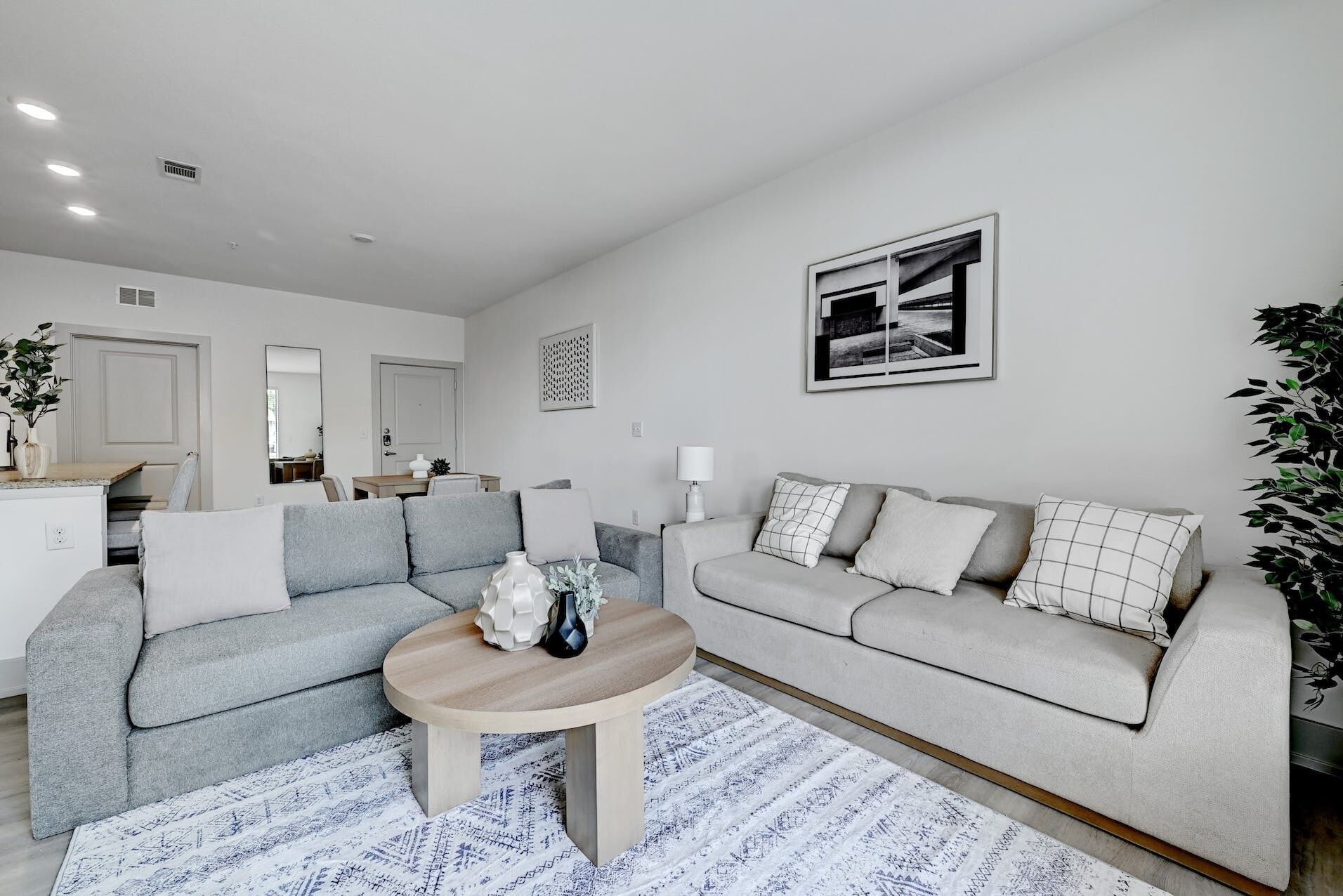 Charming 2BR Apt w/ Hill Country Setting & City Access