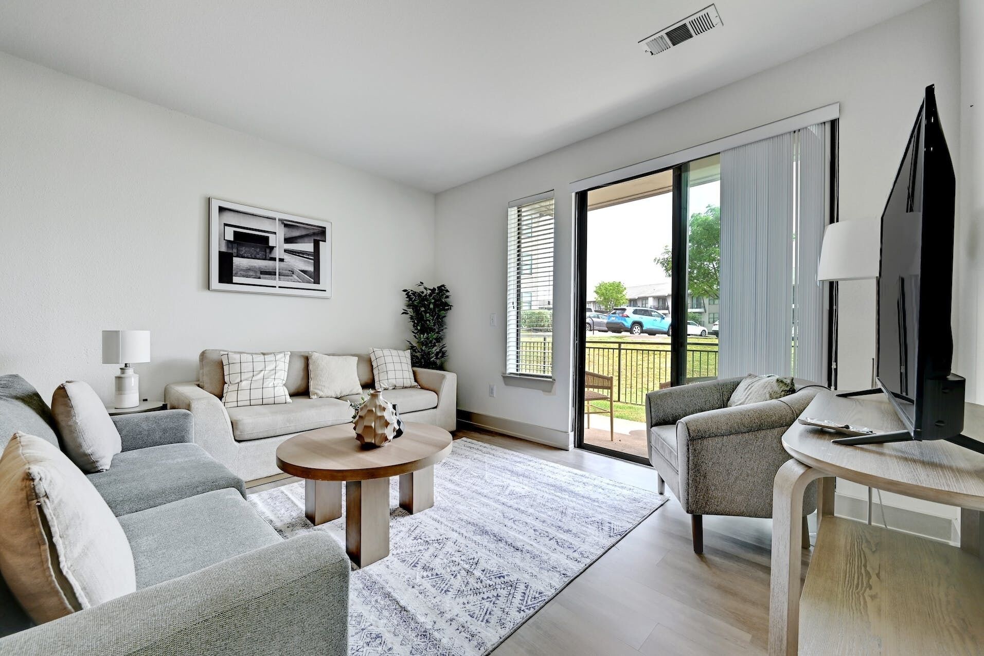 Charming 2BR Apt w/ Hill Country Setting & City Access