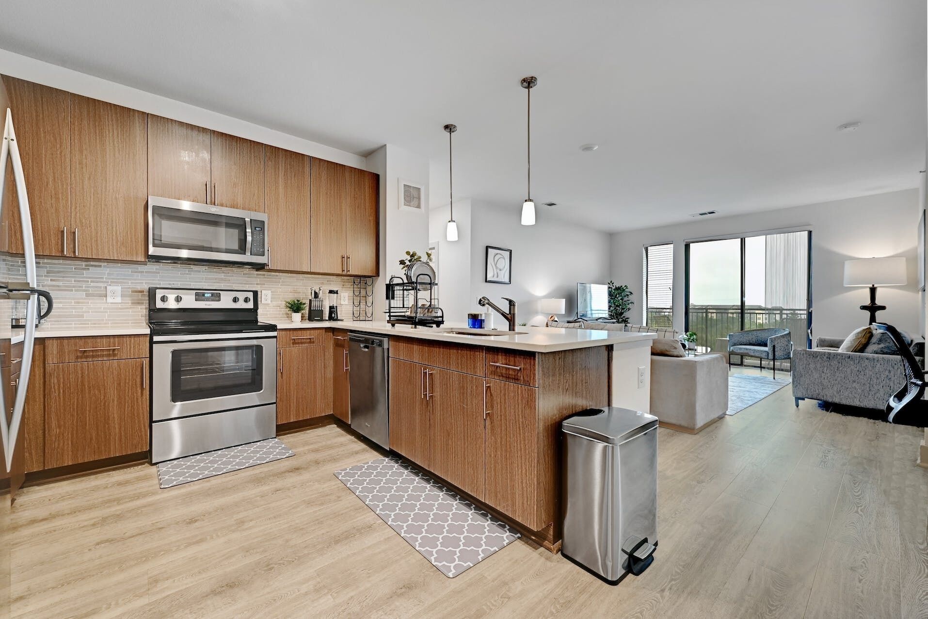 Panoramic 3BR/2BA Apt, 1G Wi-Fi, EV Charge