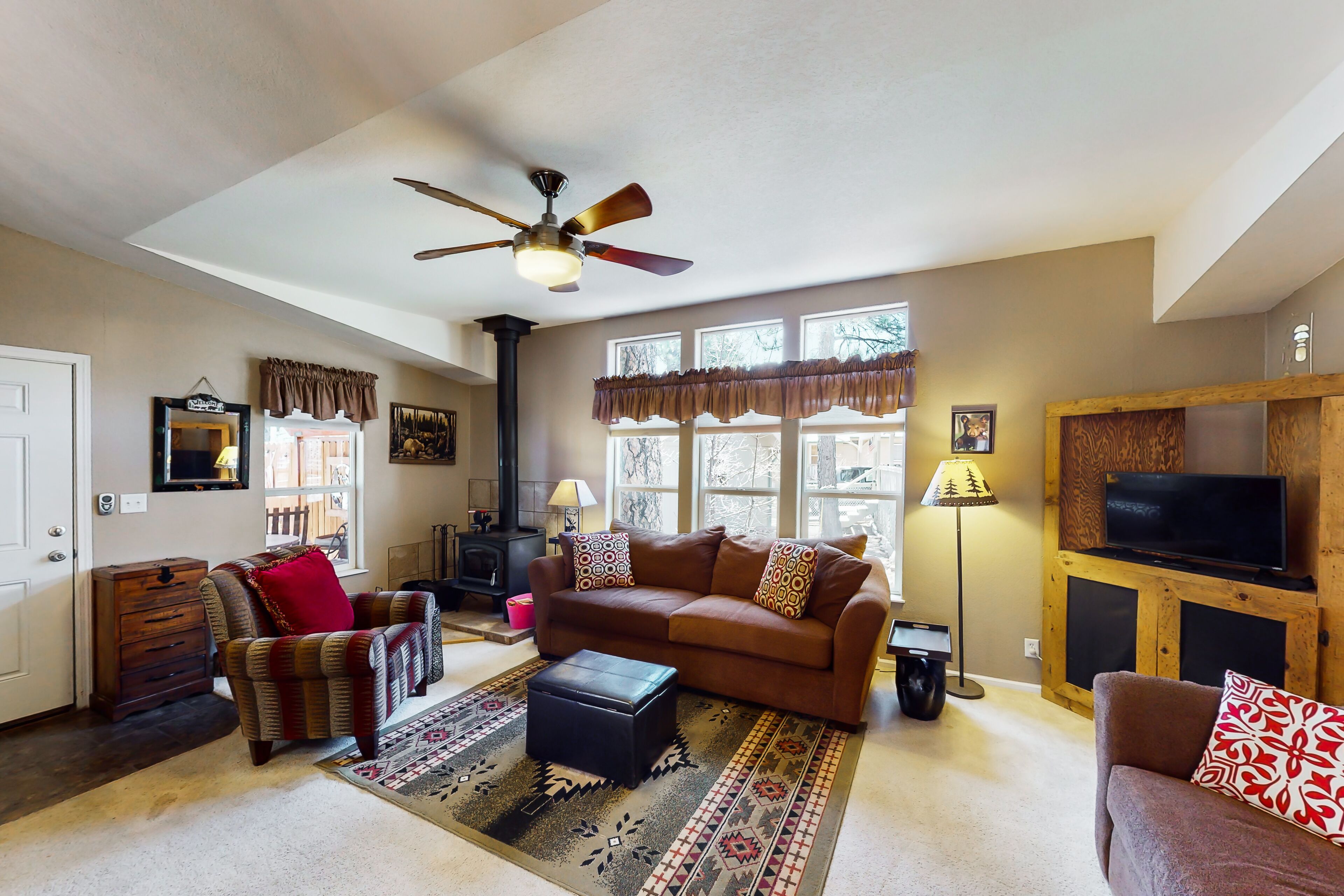 Amazing dog-friendly home with fireplace, kitchen, gas grill, & wood stove