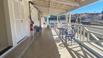 Televisión LED de 32 pulgadas con canales por satélite