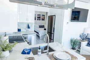 Fridge, cookware/dishes/utensils