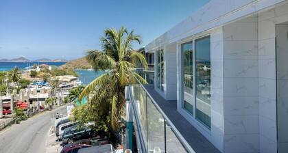 Dolphin Suites Unit 7