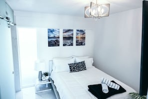 1 bedroom, desk, free WiFi, bed sheets