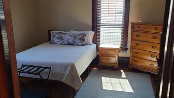 6 habitaciones, escritorio, tabla de planchar con plancha y wifi gratis