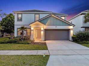 Exterior - 6BR resort home w/ heated pool & themed rooms (Kissimmee)