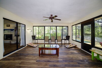 Haven at Rainbow Springs: Kayaks, Pool, Game Room