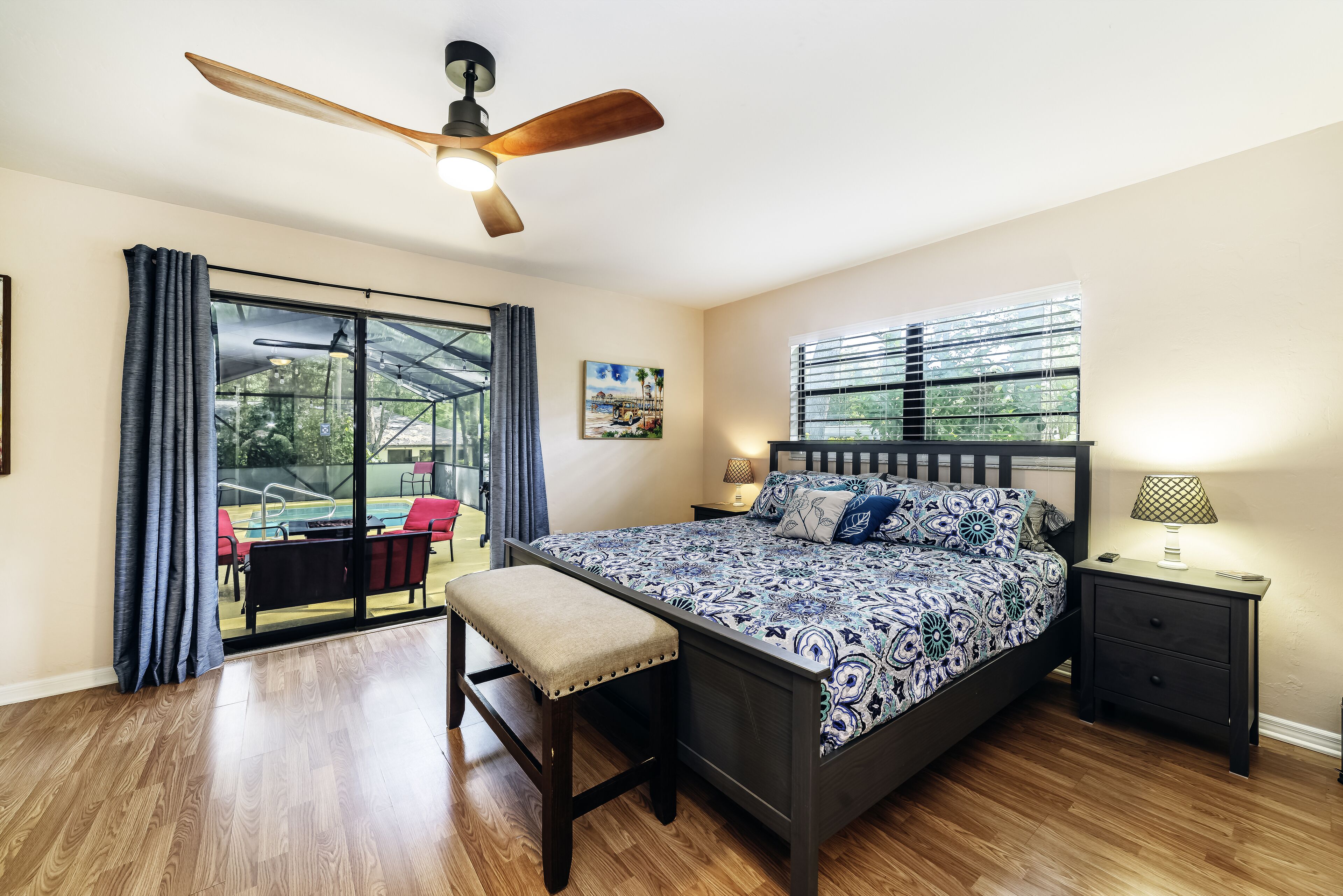 2 bedrooms, desk, iron/ironing board, travel cot