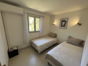 2 chambres, lit parapluie, Wi-Fi, draps fournis