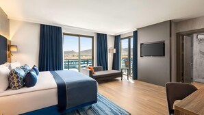 Executive Double or Twin Room | Premium bedding, Tempur-Pedic beds, minibar, in-room safe