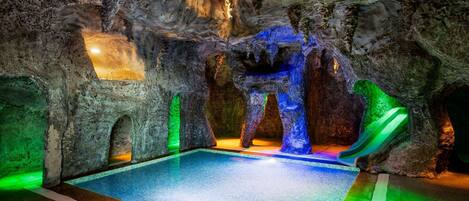 6 indoor pools, outdoor pool