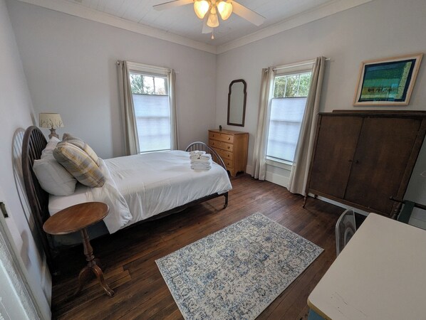 2 bedrooms, desk, iron/ironing board, travel crib