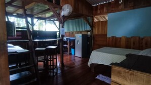 Habitación cuádruple familiar | Wifi gratis y ropa de cama