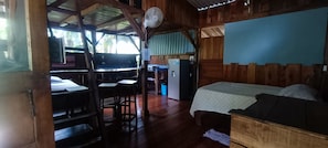 Family Quadruple Room | Free WiFi, bed sheets - Flutterby House (Bahía Ballena)