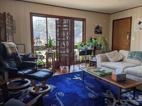 Fireplace, offices - Cozy Duke Park Retreat, Whole House (Durham)