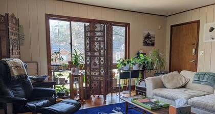 Cozy Duke Park Retreat, Whole House