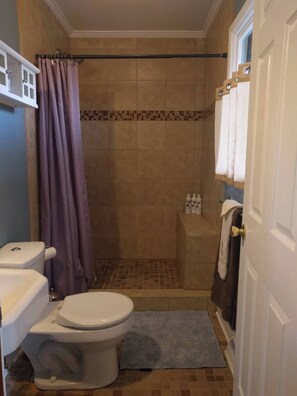 Hair dryer, towels - Cozy Duke Park Retreat, Whole House (Durham)