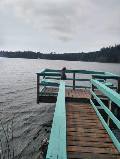 Conductor’s Quarters - Lakefront Luxury 1 Bedroom with Kayaking near Florence