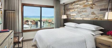 2 bedrooms, in-room safe, desk, iron/ironing board