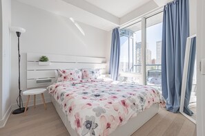 2 chambres, bureau, fer et planche à repasser, accès au Wi-Fi (inclus)