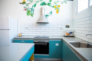 Shared kitchen - Jungle Jaffa Hostel Age 18 to 45 (Tel Aviv)