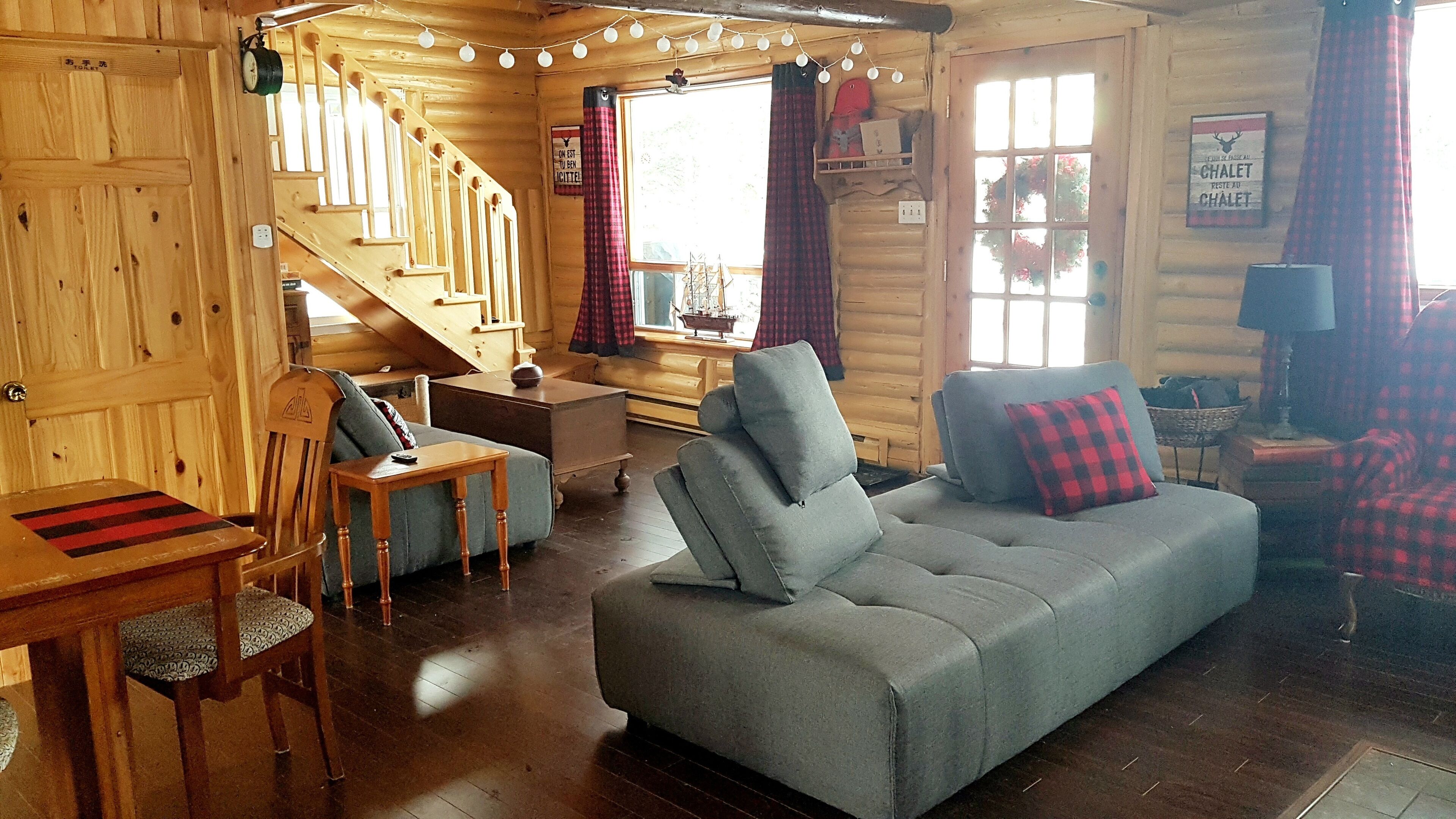 Chalet en Rondins de Bois Avec lac Privé