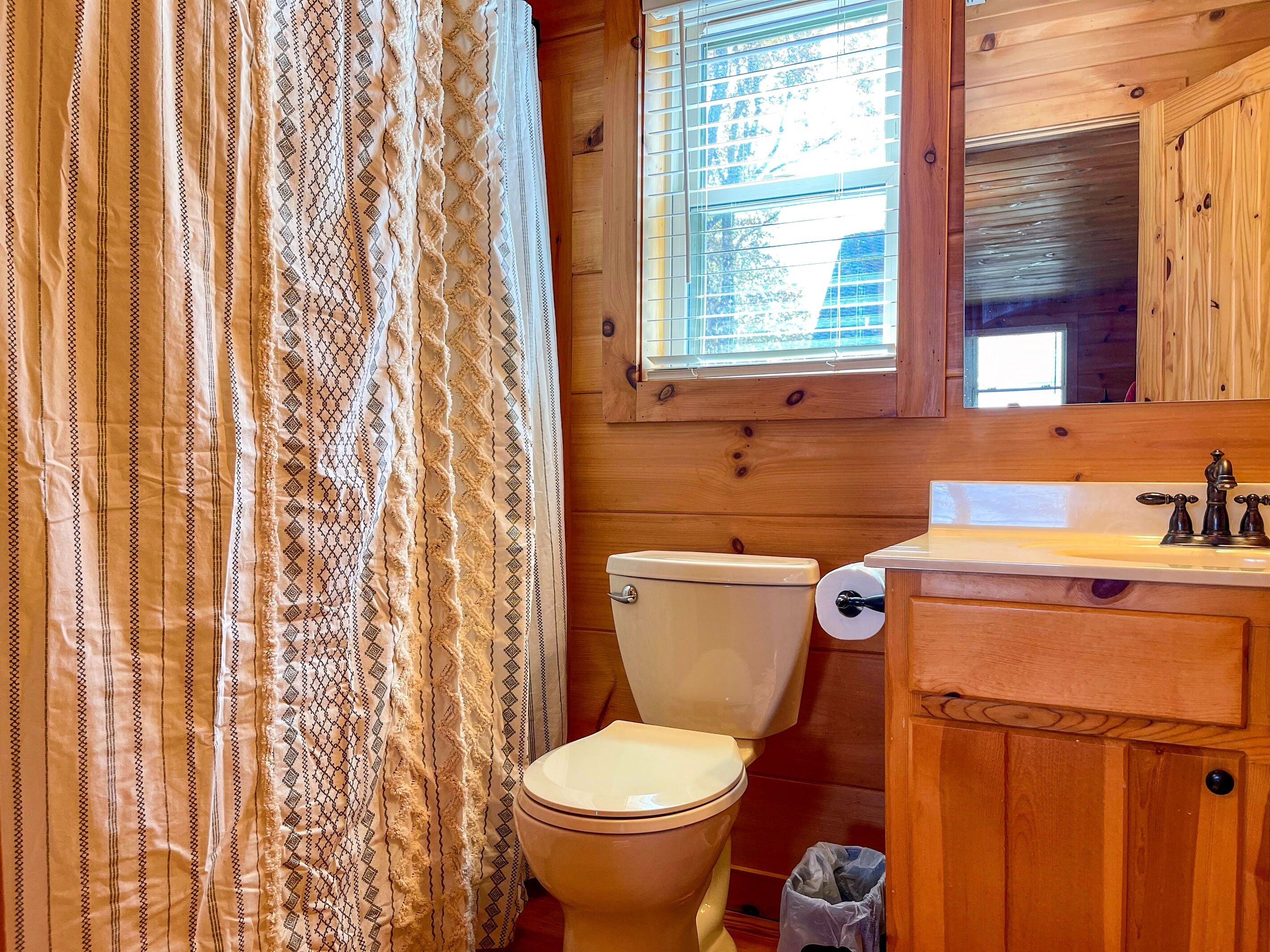 NEW! 6BR Cabin w/ 2 Townhomes<>Views<>Heart of WJ