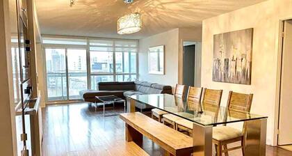 Beautiful Condo In Downtown
