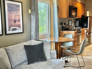 Smart TV, fireplace, table tennis