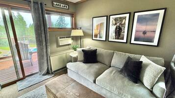 Smart TV, fireplace, ping pong