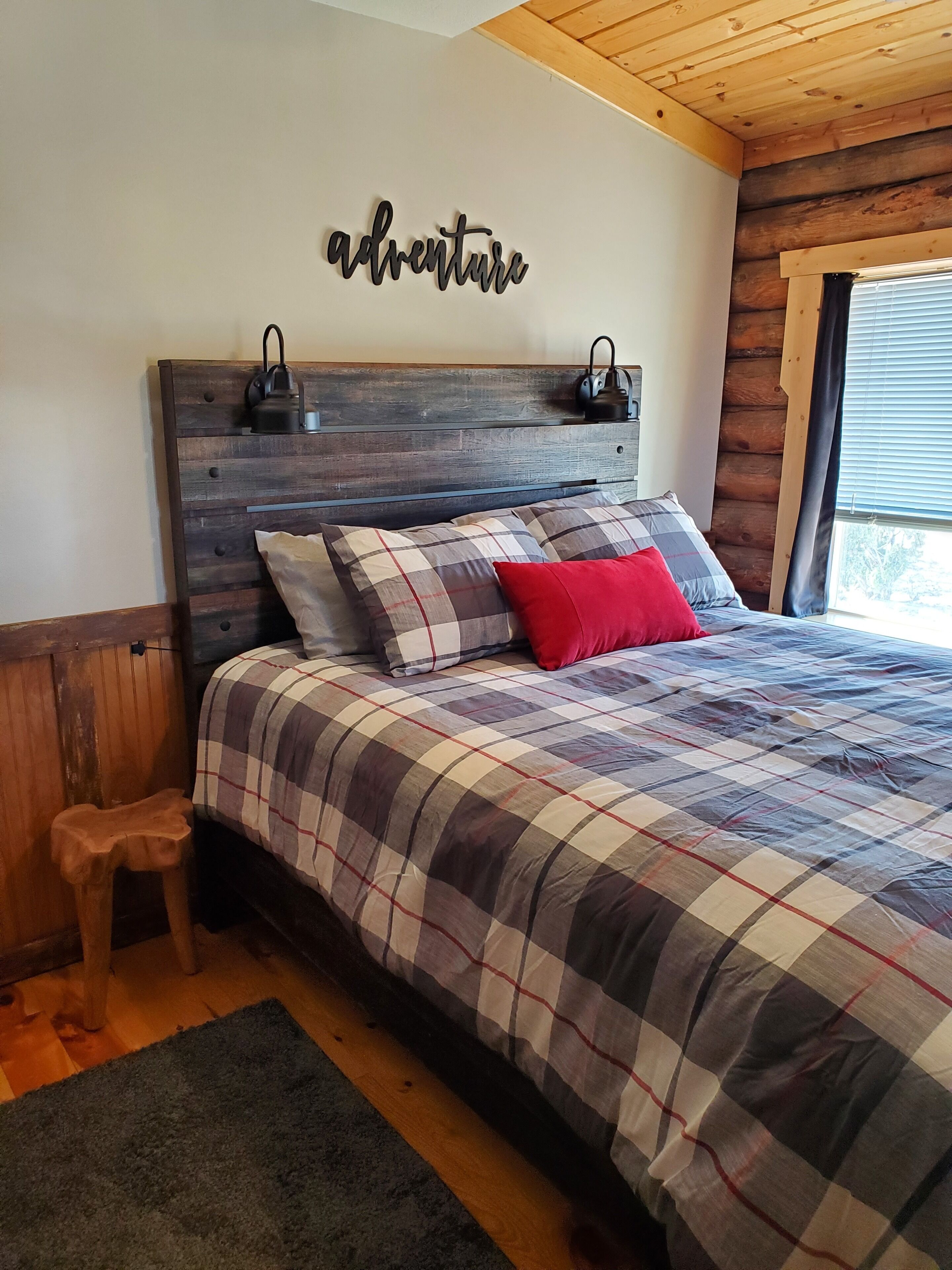 2 bedrooms, bed sheets