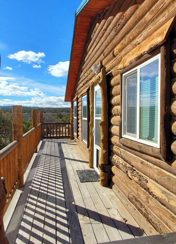 CABIN IN DUCHESNE, overlooking
Starvation Reservoir, 2 Bed,1 Bath.