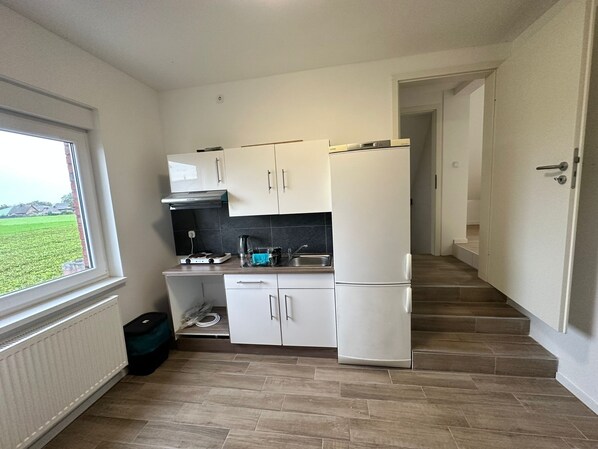 Microwave, oven, stovetop, coffee/tea maker