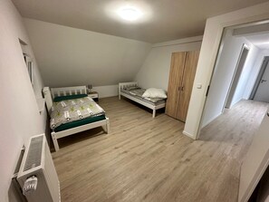 4 bedrooms, free WiFi, bed sheets