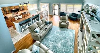 Newly-Renovated, Open-Concept Private Beach House in Margate - Pet-Friendly!