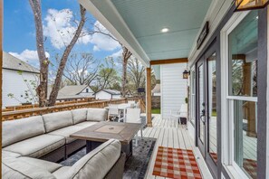 Outdoor dining - The Rogers House Circa 1902 (Frisco)