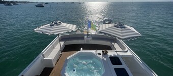 105 ft Expedition Trawler with Hot Tub